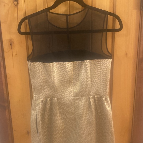 size 4 gold and black dress - Picture 4 of 5